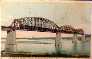 A post card featuring the newly completed Sibley Railroad Bridge. ca.1923